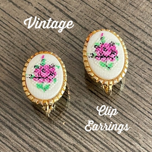 Vintage Jewelry - Vintage Faux Petit Point Purple Rose Clip Earrings